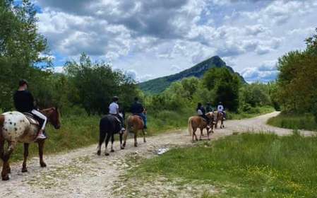 Benevento: Horseback Riding Tour with Aperitif